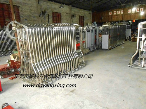豪华门伸缩门待出货
